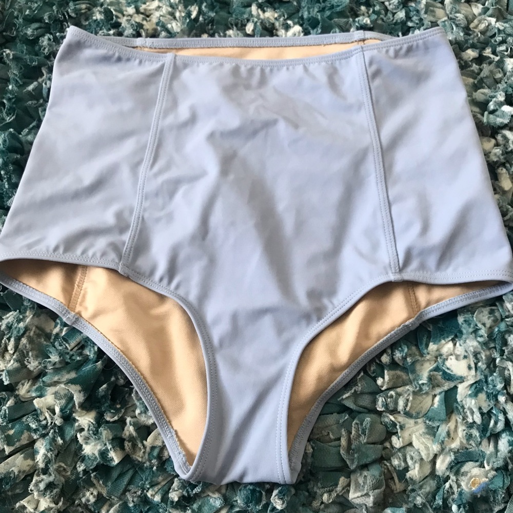 Kortni Jeane bottoms